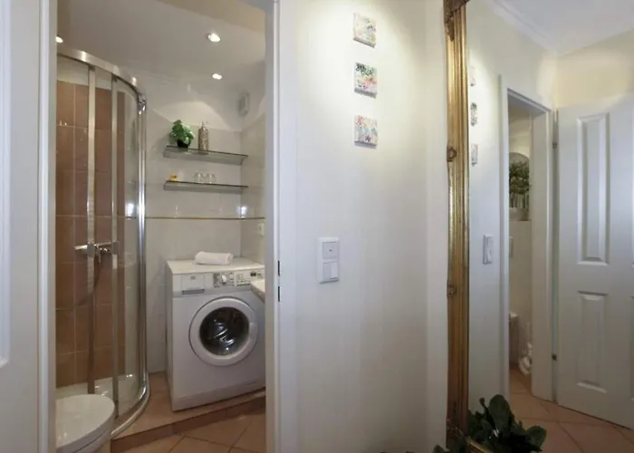 Friedrichstrasse 23, App 11 *